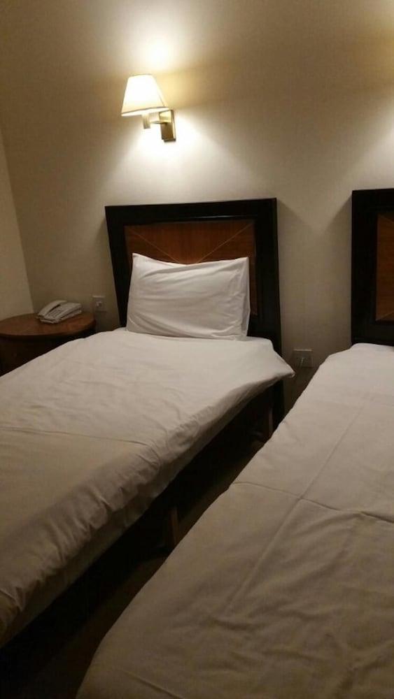 Coventry Hill Hotel Bagian luar foto