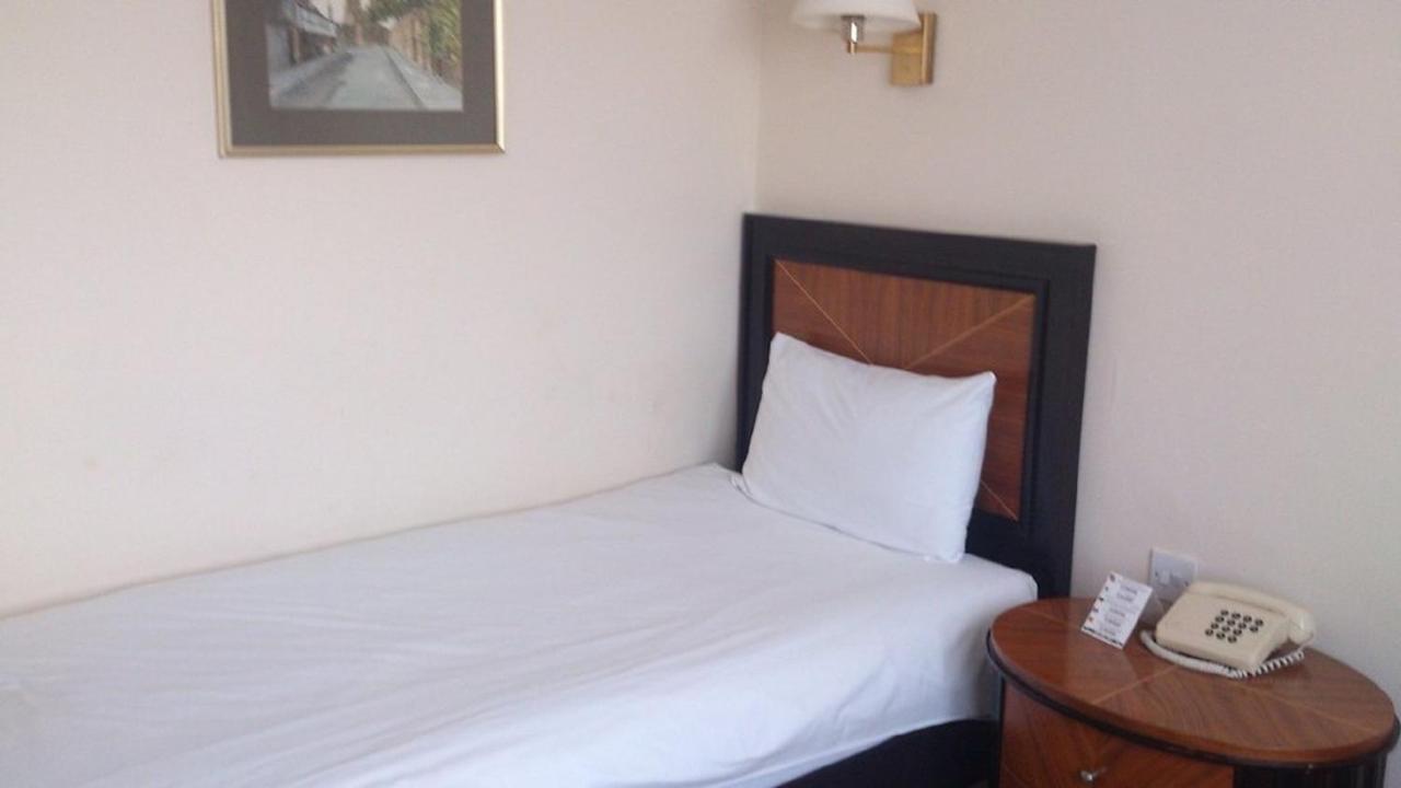 Coventry Hill Hotel Bagian luar foto