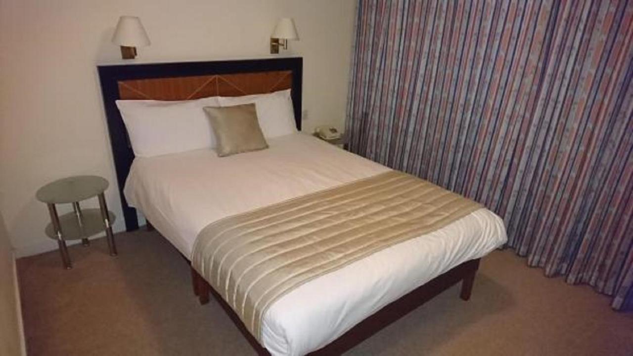 Coventry Hill Hotel Bagian luar foto